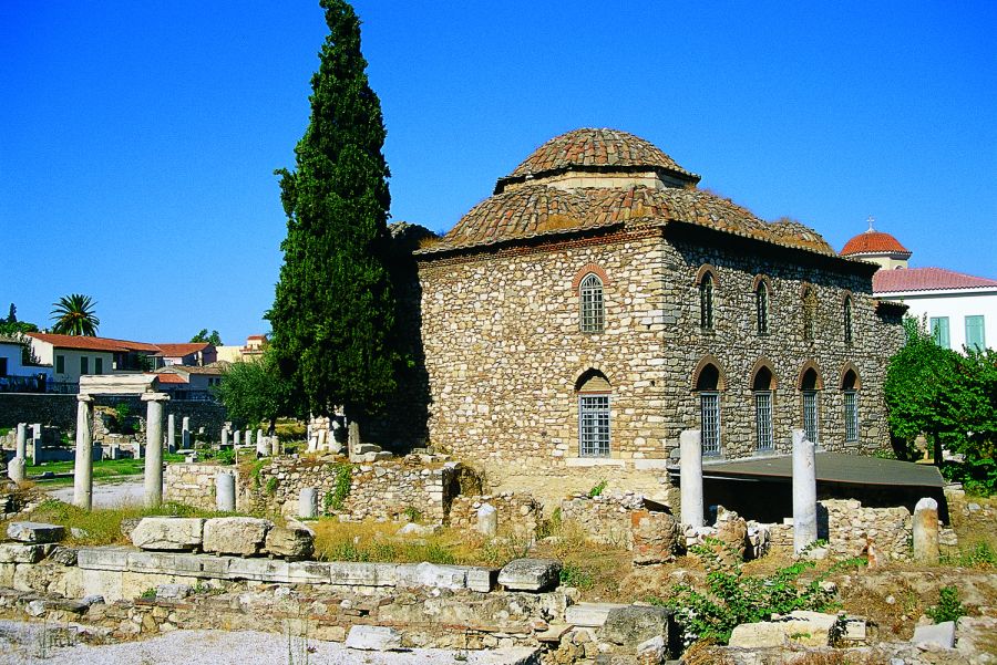 Atina’nın en eski camisi sergi salonu oldu.