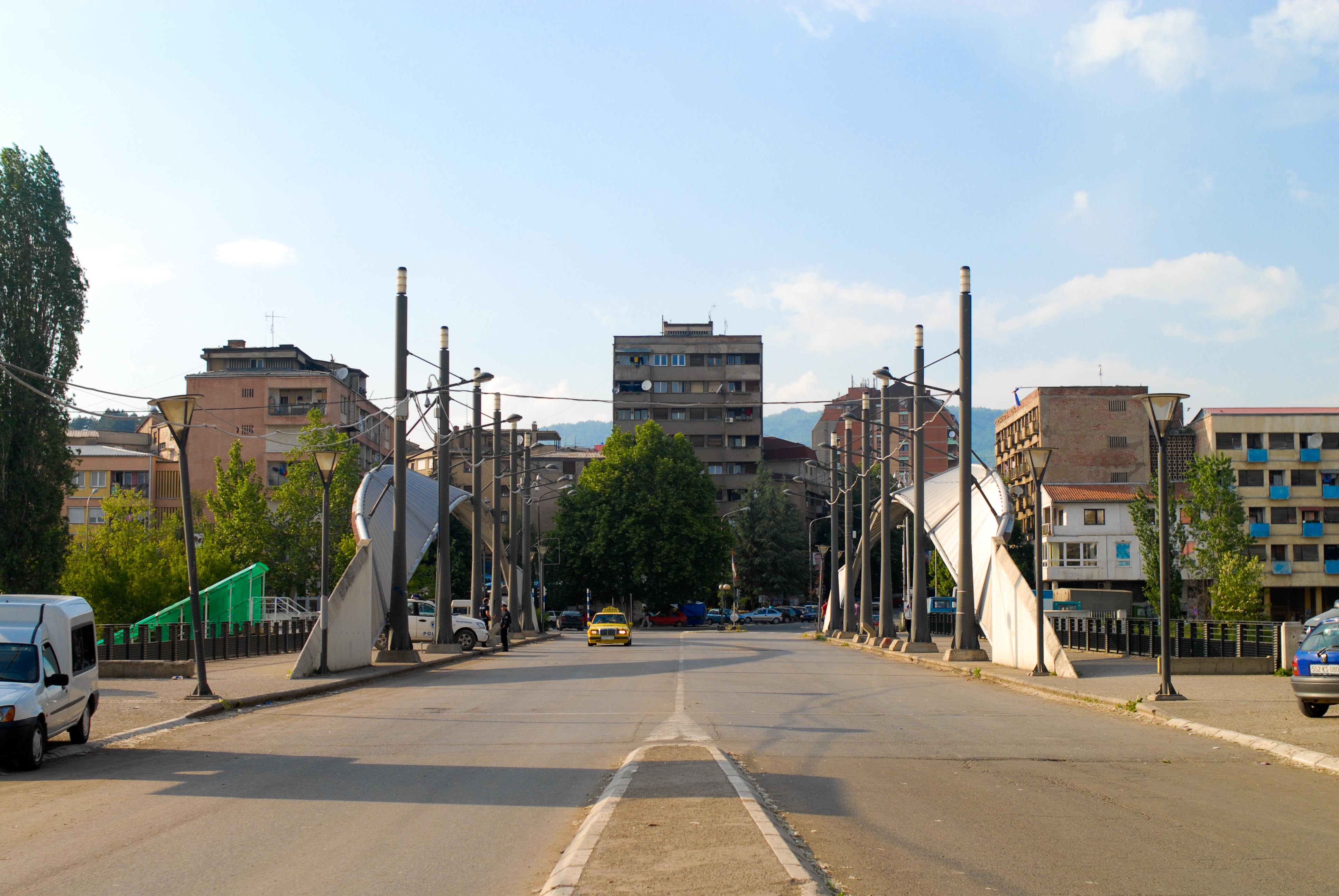Kuzey Kosova Sırpları sokakta: 4 Sırp Belediye Belediye Başkanı istifa etti