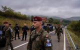 Sırplar Sınır kapılarını açmamak için provakasyonlara devam ediyor.