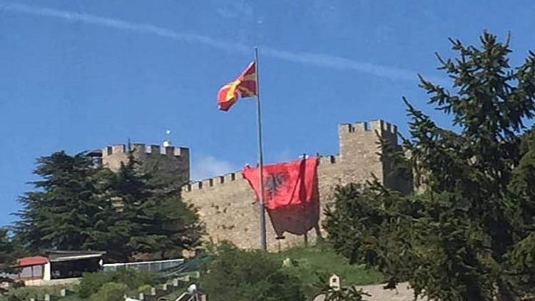 Arnavut Bayrağına Makedon Saygısızlığı
