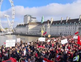 Arnavutlar Londra’da ayrımcılığı protesto etti.