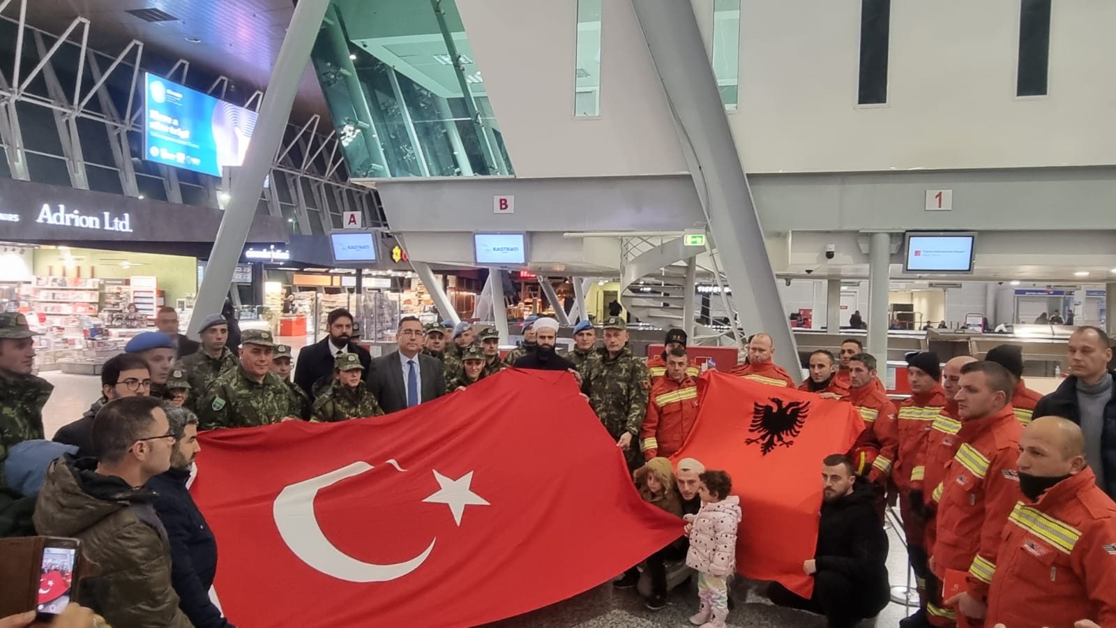 Arnavutluk ve Kosova kurtarma ekipleri Türkiye’de
