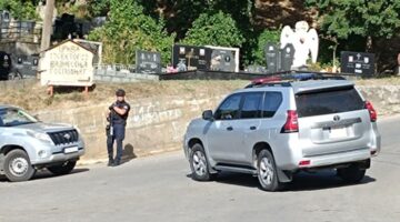 Sırp teröristler Polise saldırdı.